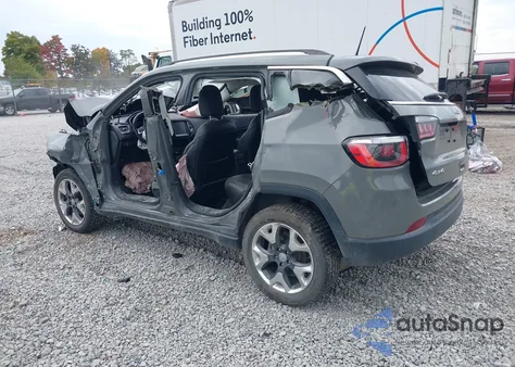 2020 Jeep Compass Limited 4X4 z USA, uszkodzony, nr VIN 3C4NJDCB6LT111800